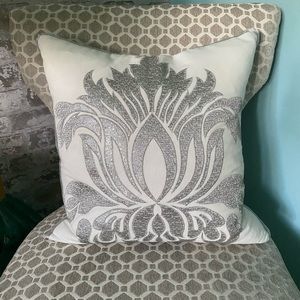 Accent pillow